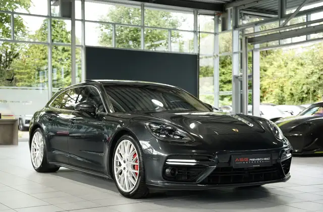 Porsche Panamera view 5