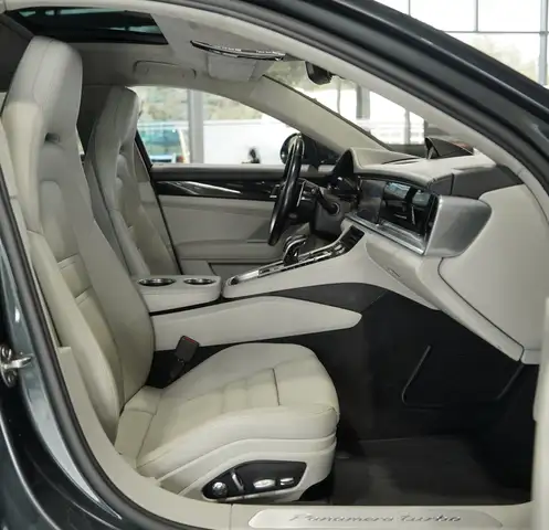 Porsche Panamera view 15
