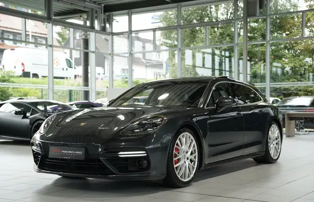 Porsche Panamera view 4