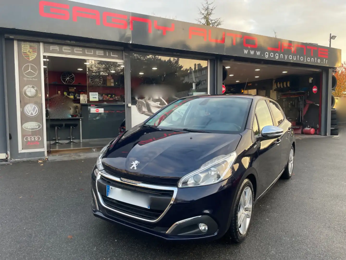 Peugeot 208 1.2 PURETECH 82CH STYLE 5P Bleu - 1