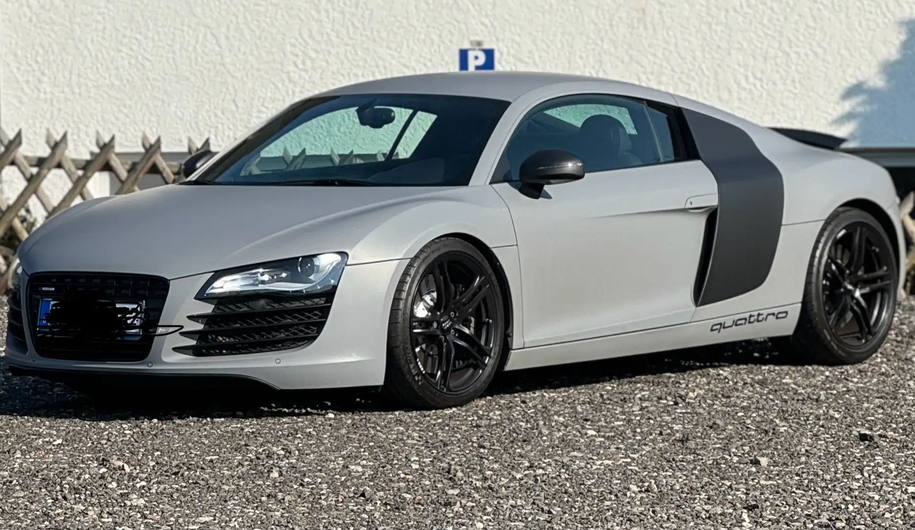 Audi R8 4.2 FSI quattro R tronic - 1