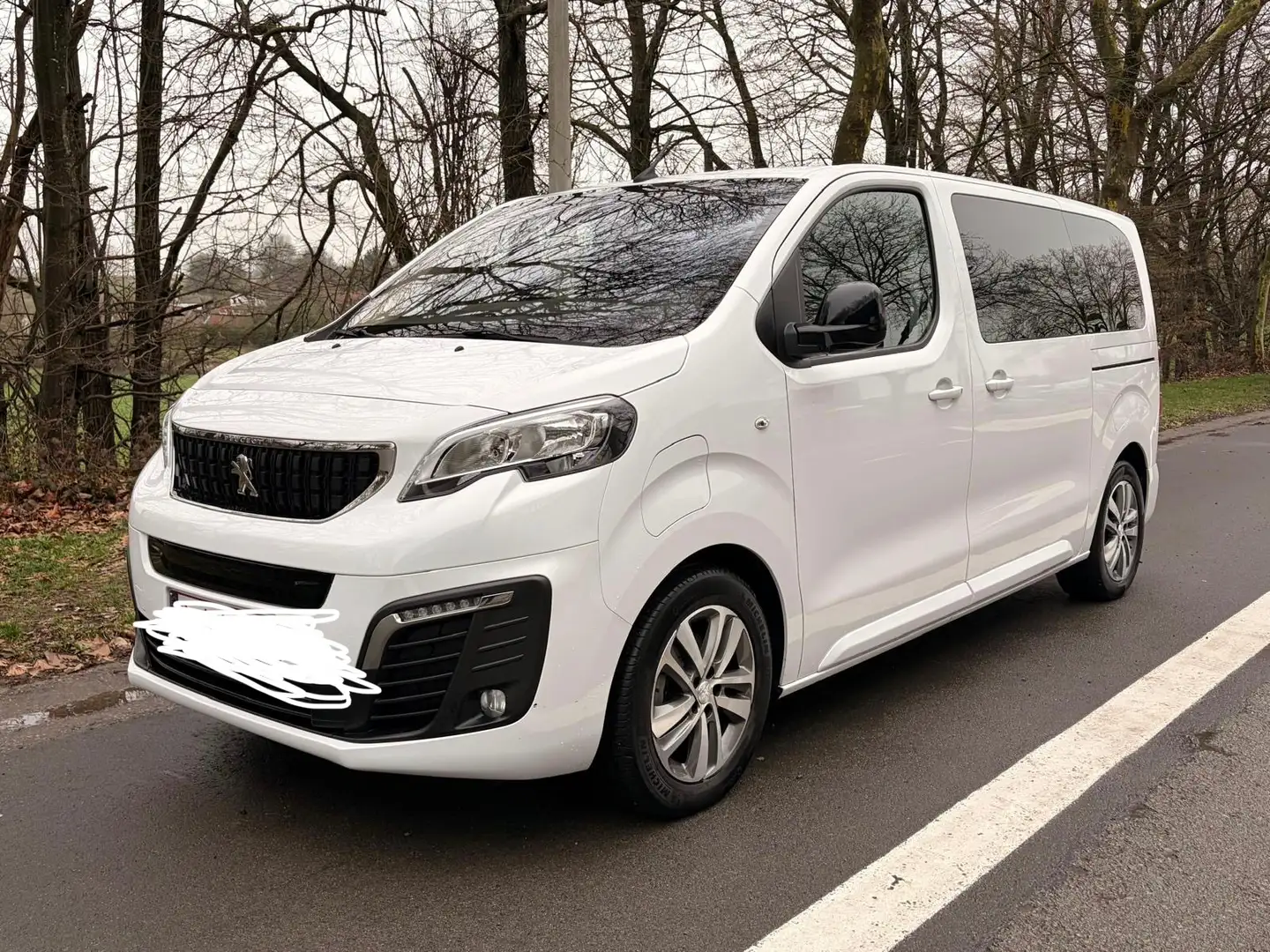 Peugeot e-Traveller Weiß - 1