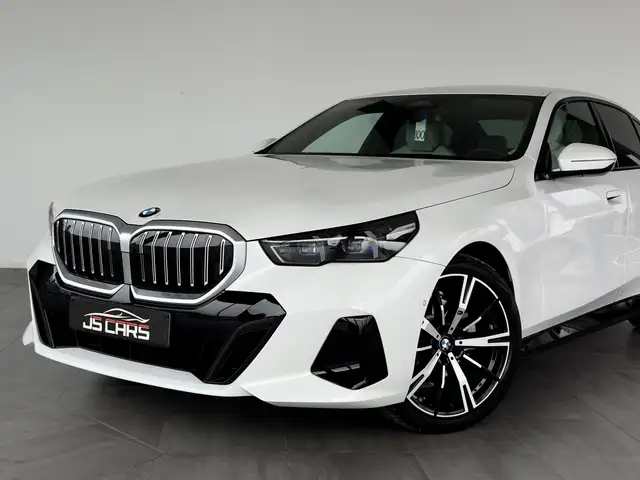 BMW 5 Series view 2