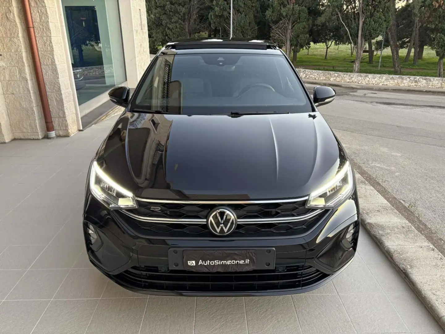 Volkswagen Taigo 1.0 TSI 110 CV DSG R-Line TETTO APR/PAN Noir - 2