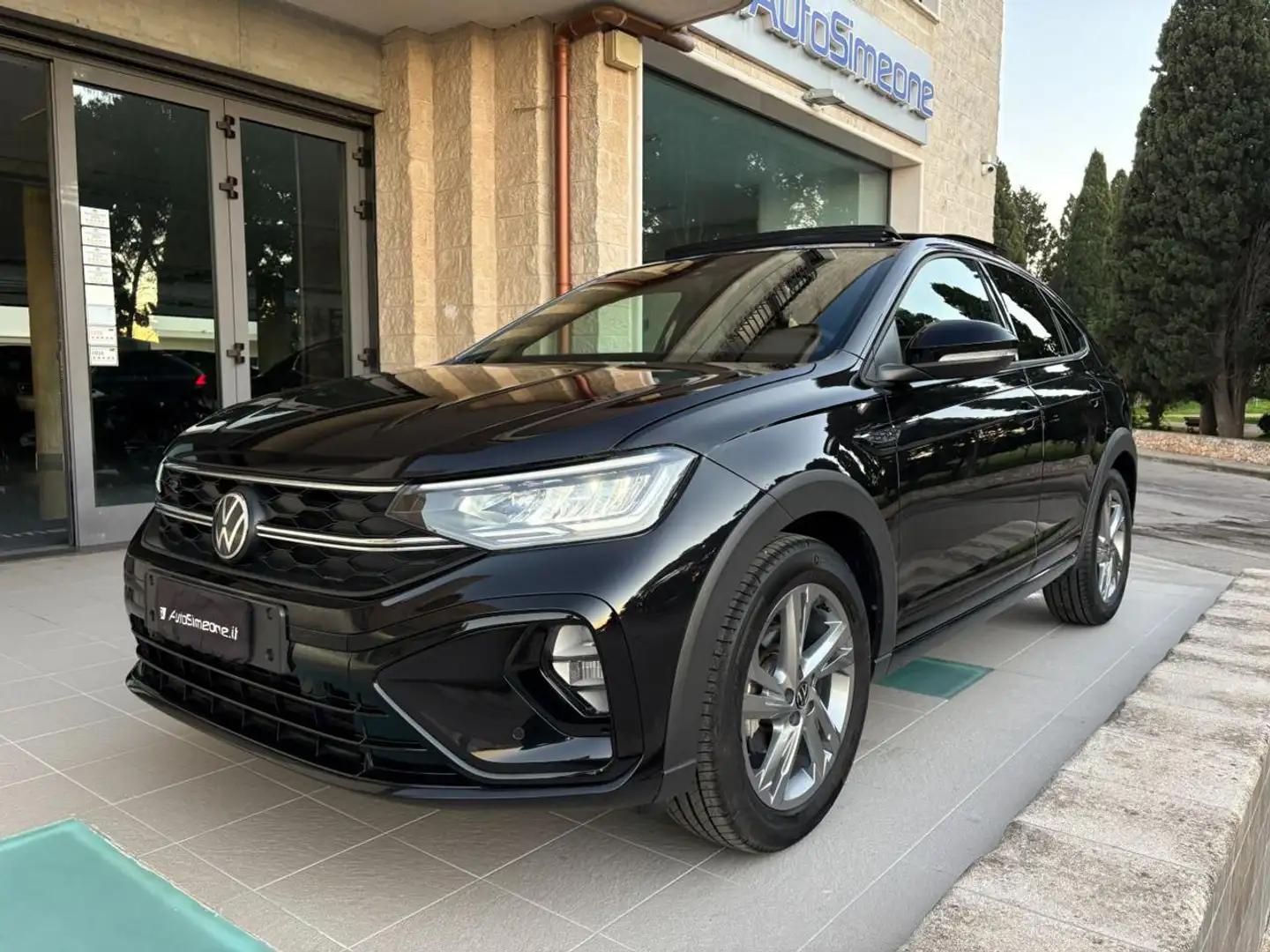 Volkswagen Taigo 1.0 TSI 110 CV DSG R-Line TETTO APR/PAN Noir - 1