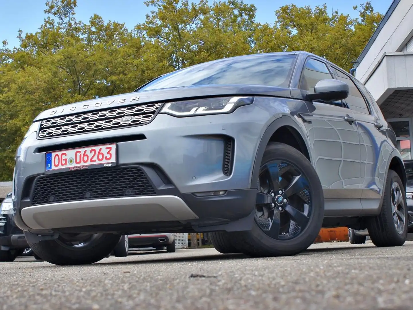 Land Rover Discovery Sport Discovery Sport 2.0 TD4 AWD/LEDER/AUTOMAT/FACELIFT Grau - 1