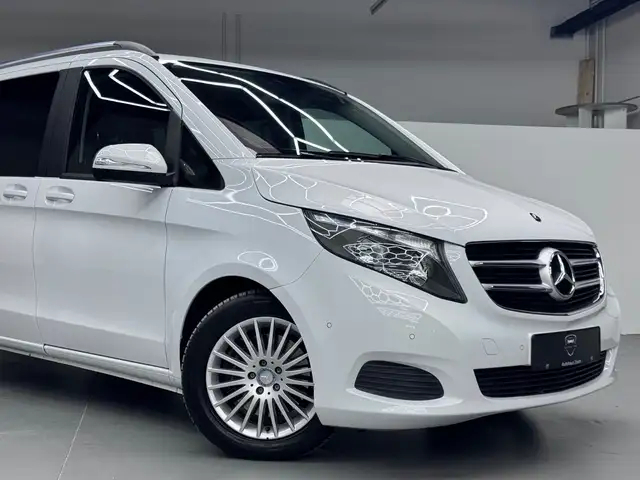 Mercedes-Benz V-Class view 19