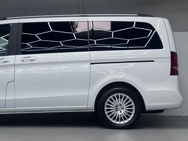 Mercedes-Benz V-Class view 6