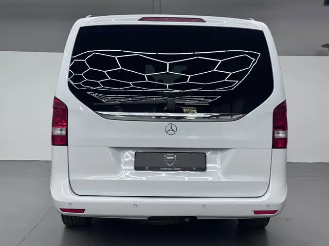 Mercedes-Benz V-Class view 9