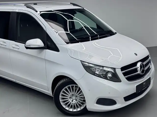 Mercedes-Benz V-Class view 20