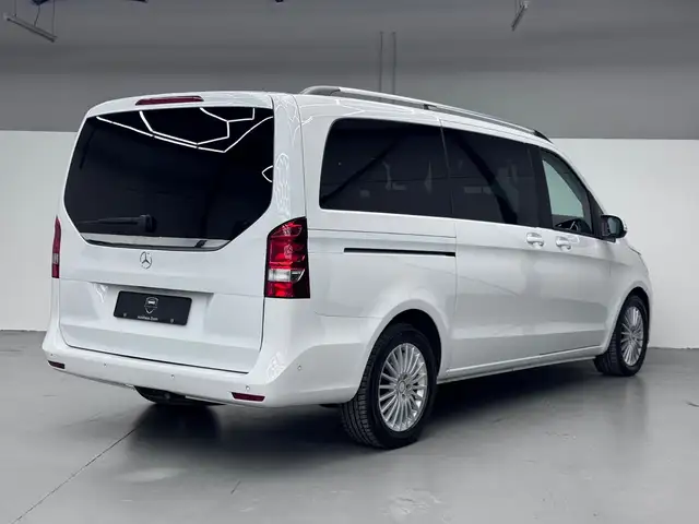 Mercedes-Benz V-Class view 12