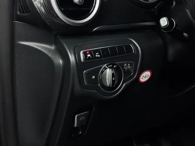 Mercedes-Benz V-Class view 24