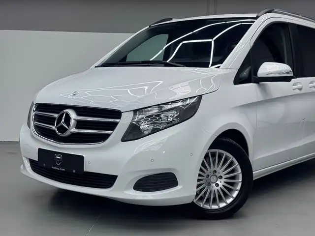 Mercedes-Benz V-Class view 2