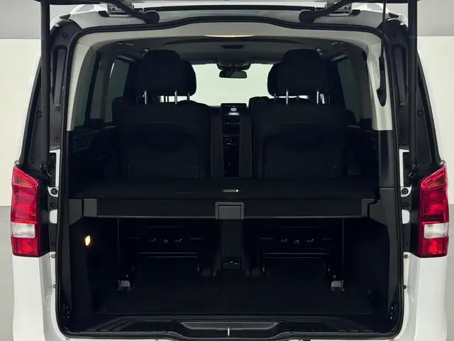 Mercedes-Benz V-Class view 10