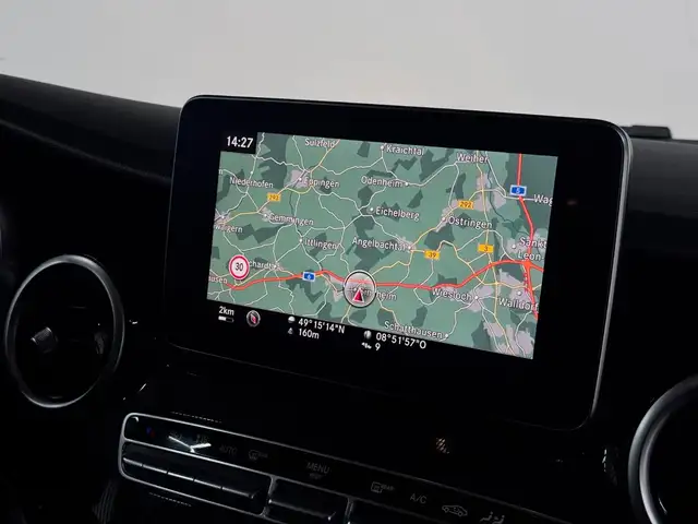 Mercedes-Benz V-Class view 29