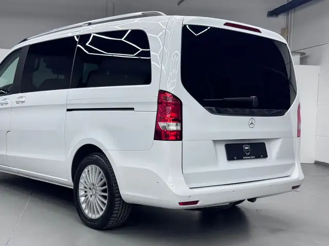 Mercedes-Benz V-Class view 8