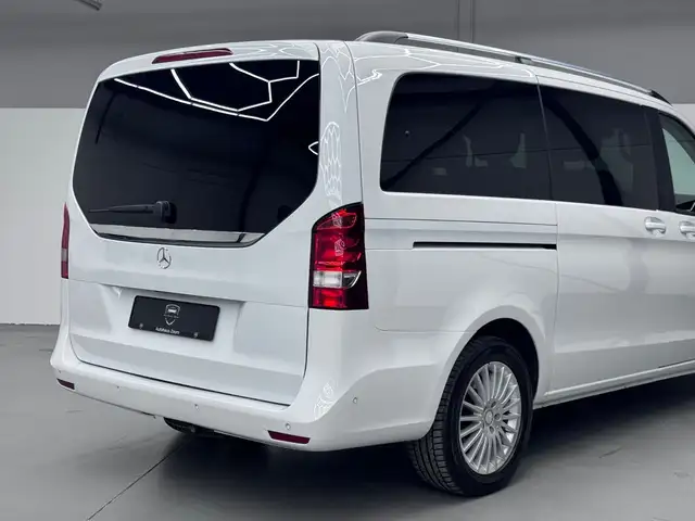 Mercedes-Benz V-Class view 13