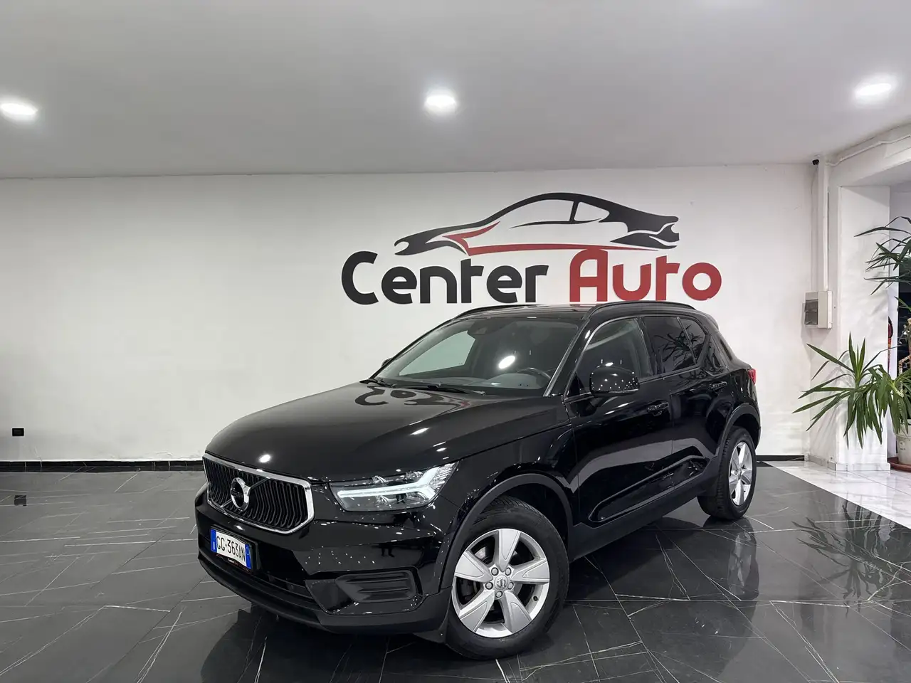 Volvo XC40 T2 automatico Momentum