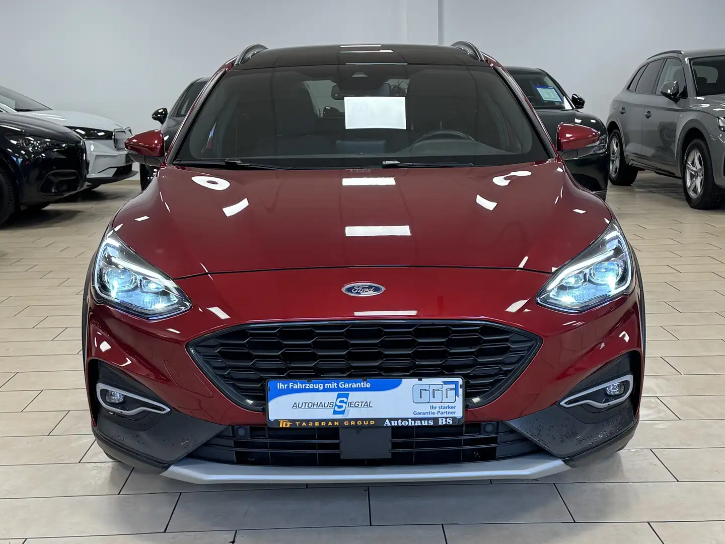 Ford Focus Active*AHK*Panorama*Navi*CarPlay*LED*SHZ* Rouge - 2