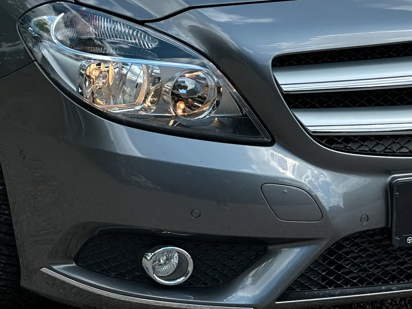 Mercedes-Benz B 180 B180 CDI (AHK-LED-TEMPO-SHZ-BT) Grau - 2
