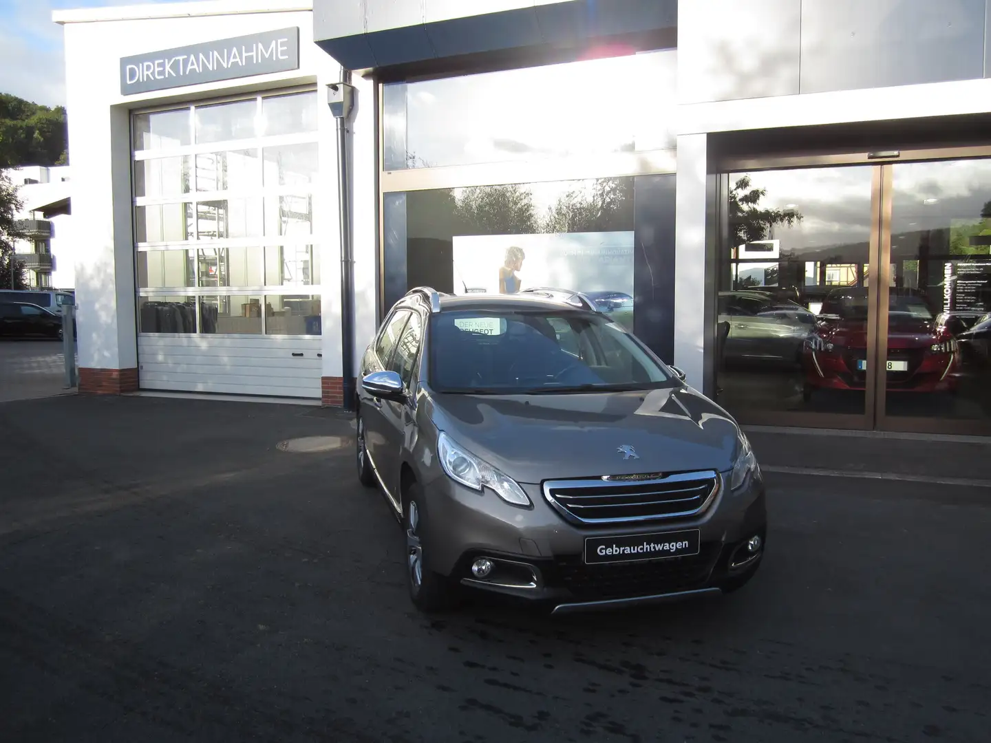 Peugeot 2008 Allure 120 mit Navigationssystem Grau - 1