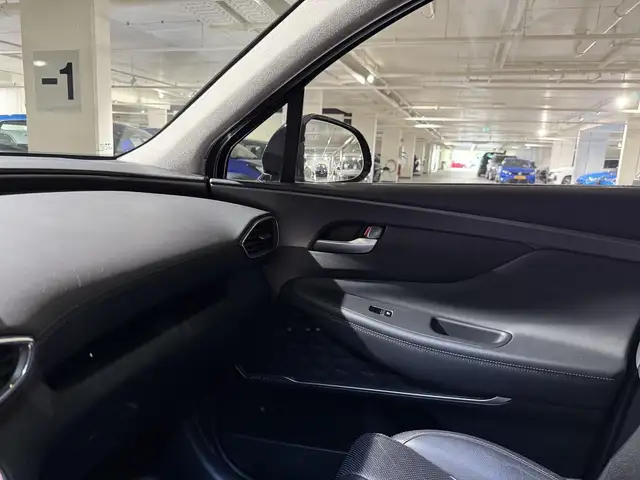 Hyundai Santa Fe view 9