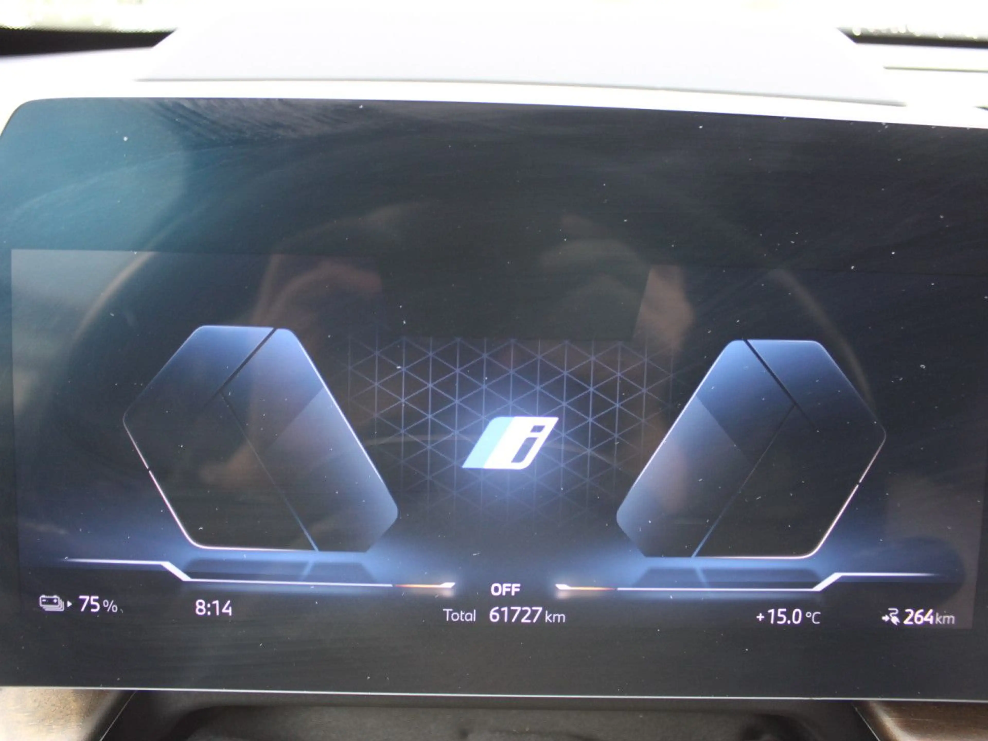 BMW iX1 x30 Sports.SurView HUD PanoD.LiveProf.AHK19" — photo 13