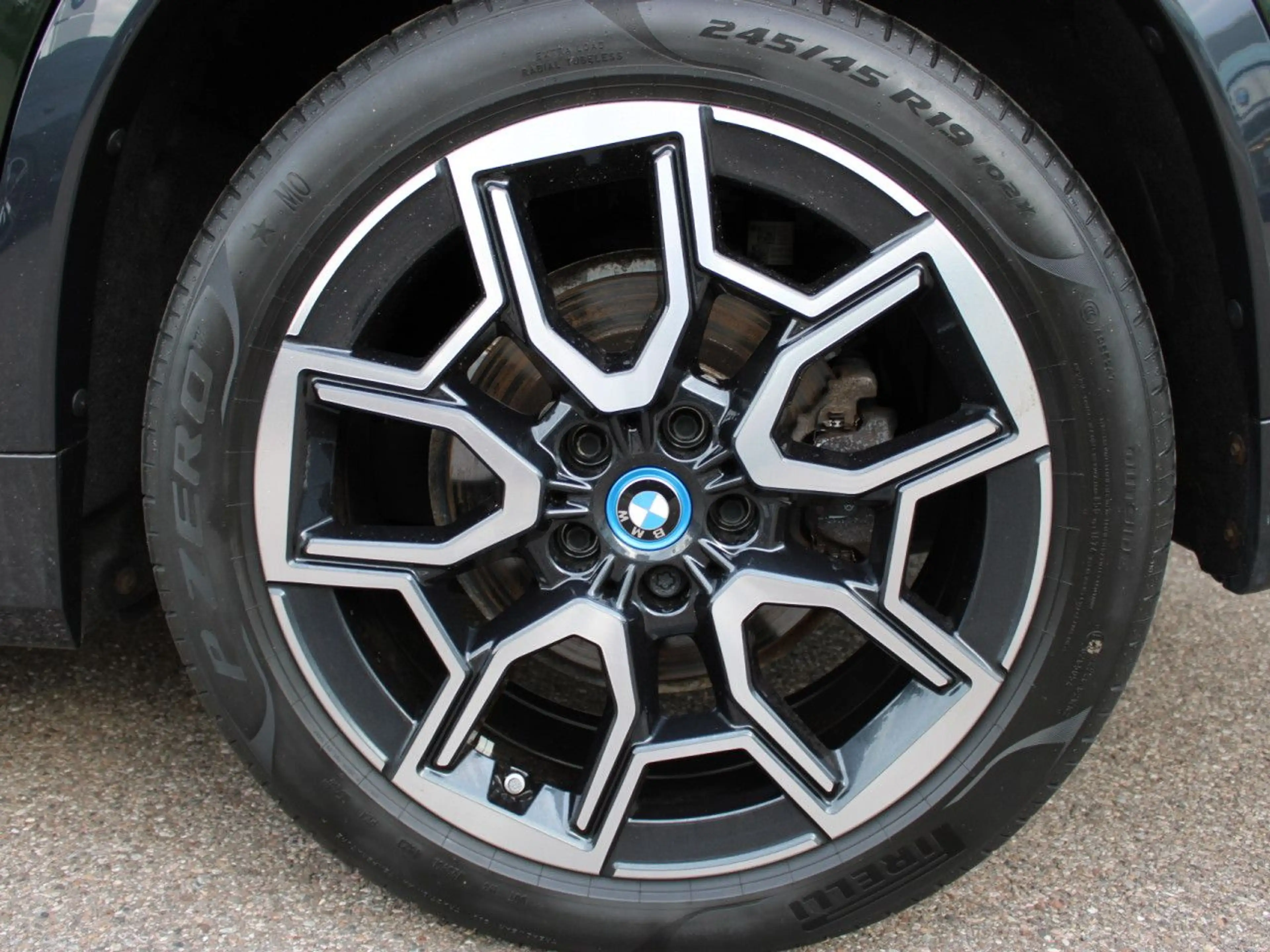 BMW iX1 x30 Sports.SurView HUD PanoD.LiveProf.AHK19" — photo 8