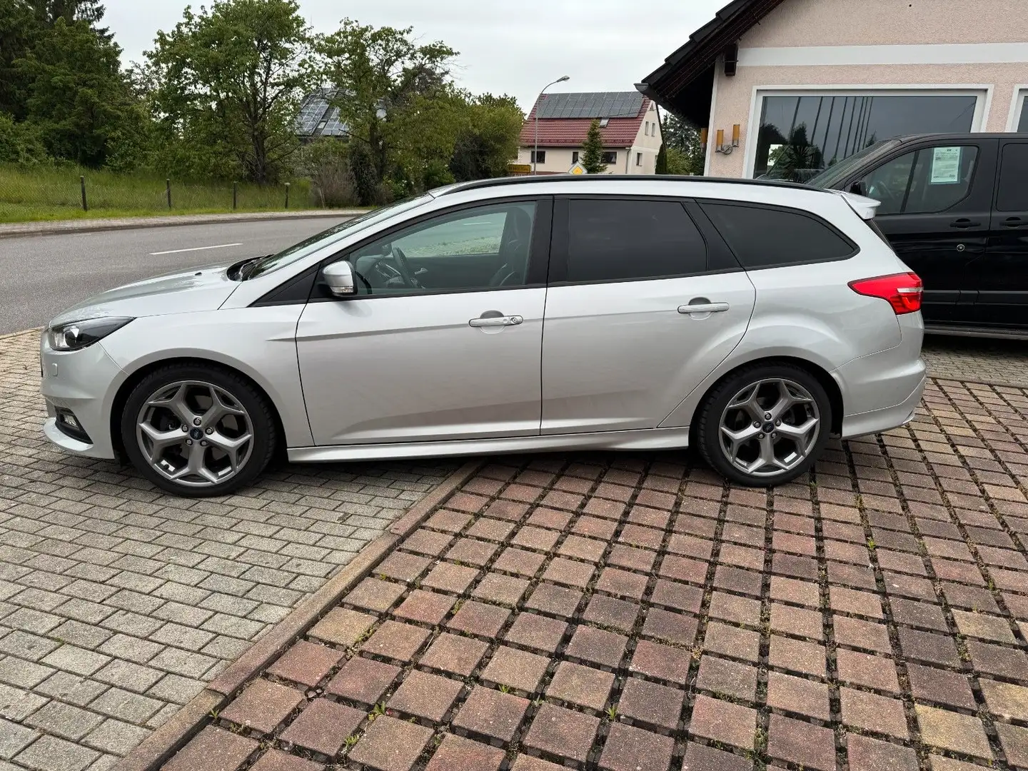 Ford Focus Turnier ST im Top Zustand Zilver - 2