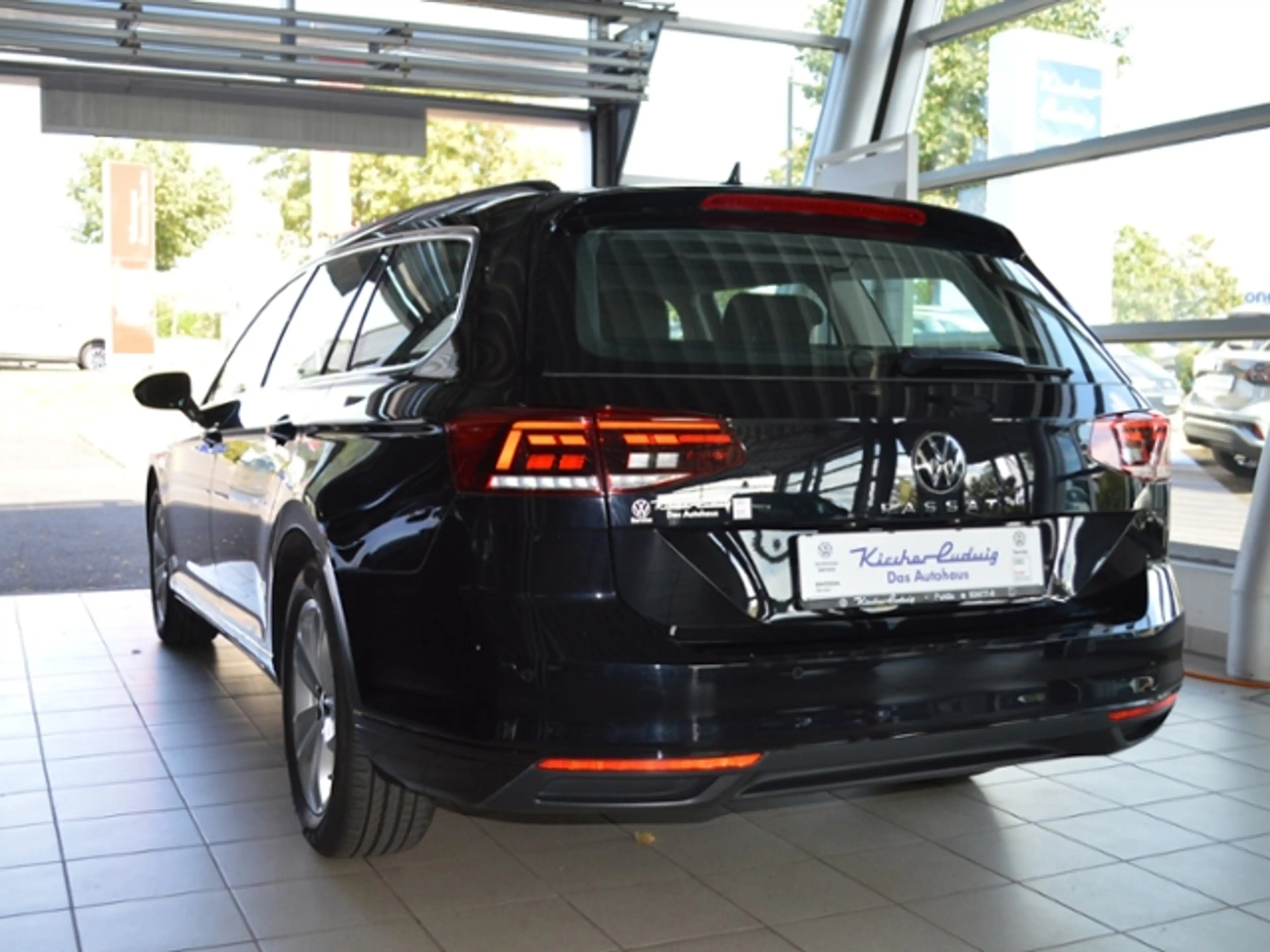 Volkswagen Passat Variant 2.0 TDI DSG Business KAMERA NAVI Elektr. HECKKLAP — photo 6