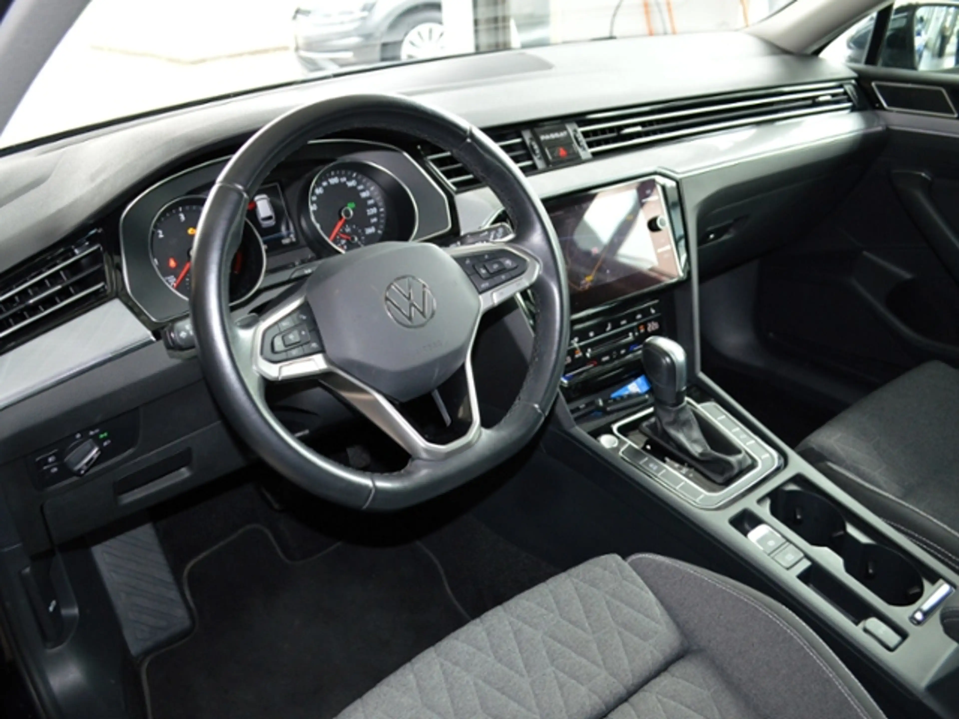 Volkswagen Passat Variant 2.0 TDI DSG Business KAMERA NAVI Elektr. HECKKLAP — photo 7