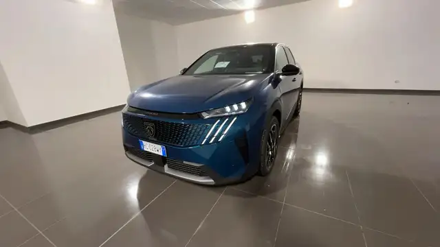 Peugeot 3008 main image
