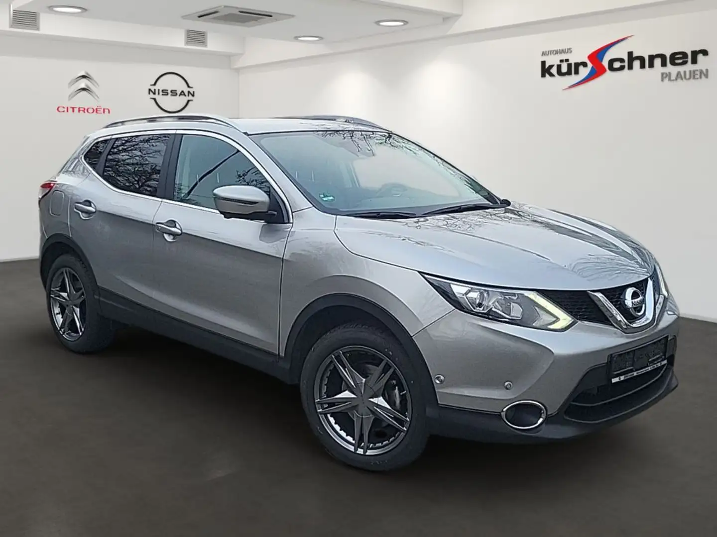 Nissan Qashqai 1.6 DIG-T TEKNA LED LEDER AHK Silber - 2