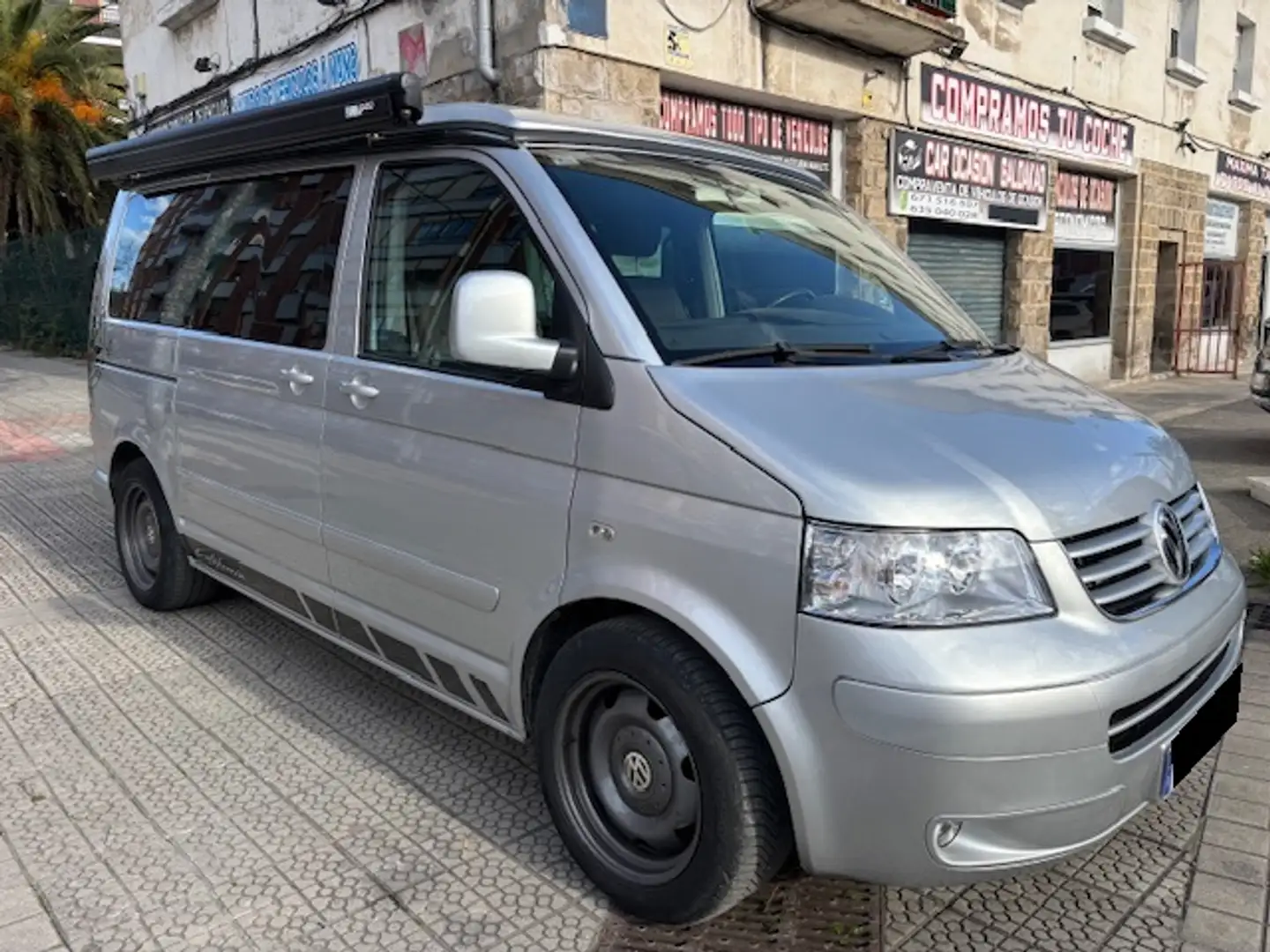 Volkswagen Multivan 2.5TDI Highline 174 Plateado - 1