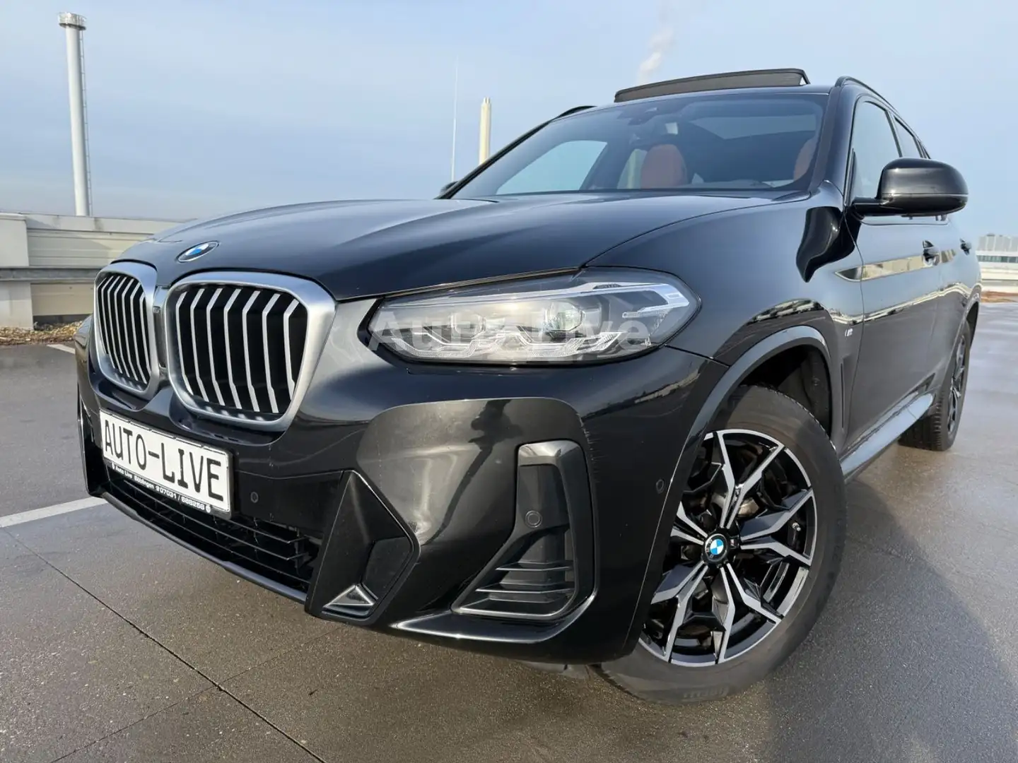 BMW X3 xDrive 20 i*M PAKET*VIR*PAN*NAVI*LED*AHK*VOL Schwarz - 1