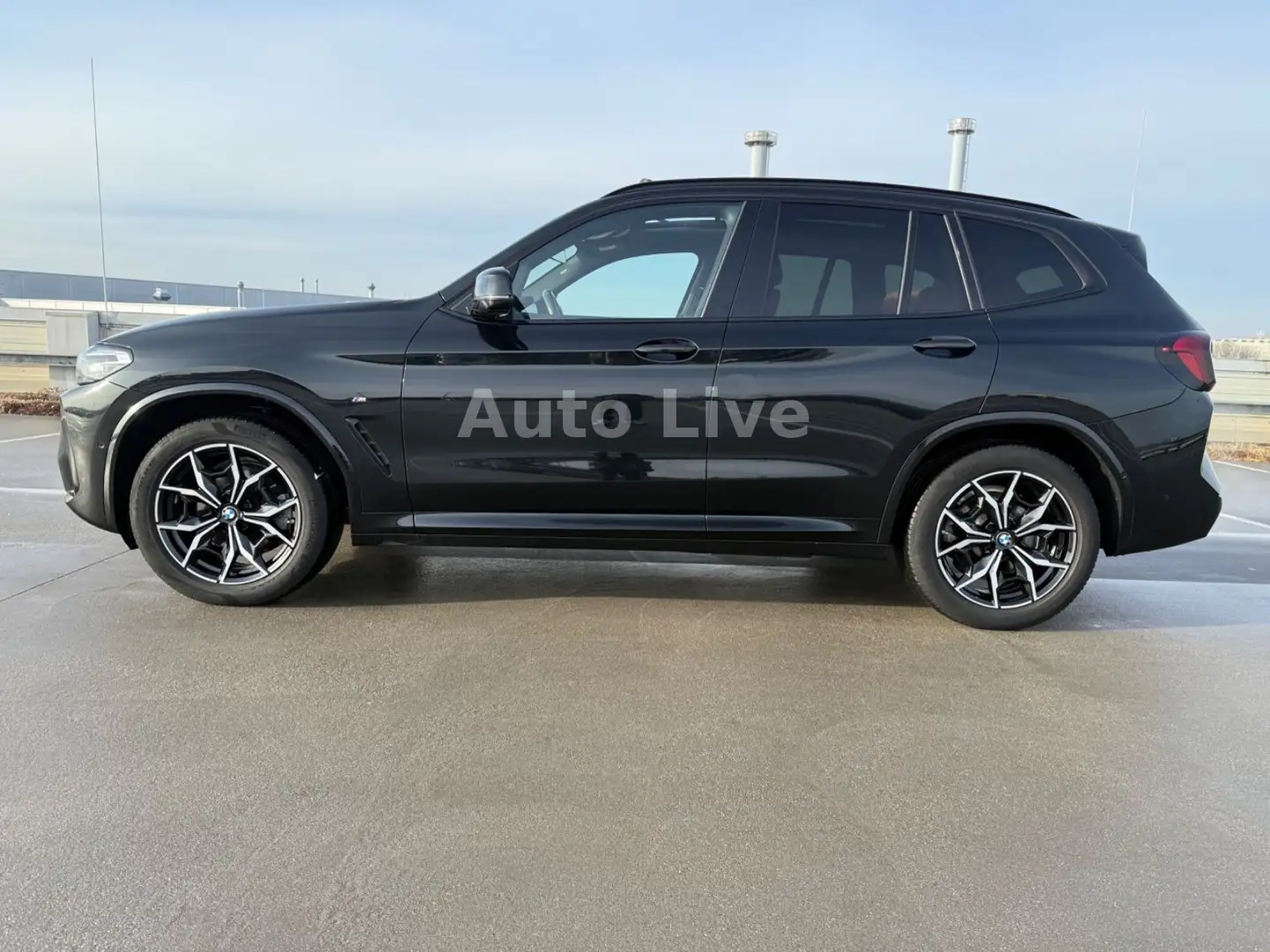 BMW X3 xDrive 20 i*M PAKET*VIR*PAN*NAVI*LED*AHK*VOL Schwarz - 2