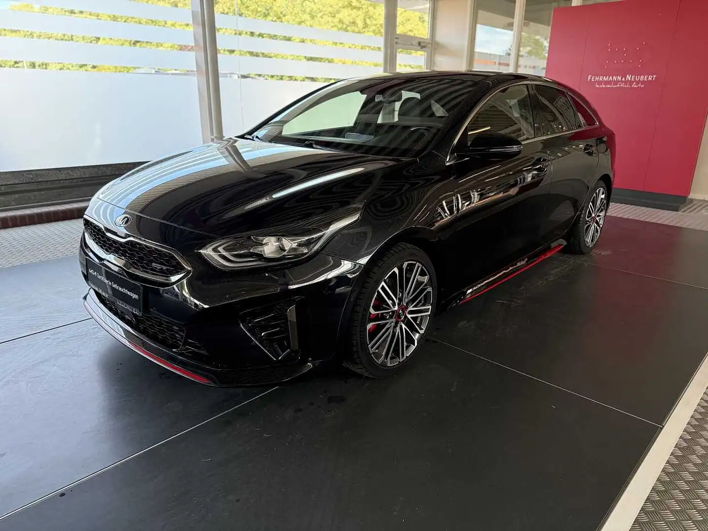 Kia ProCeed / pro_cee'd 1.6T DCT7 GT NAV KOMF Noir - 1