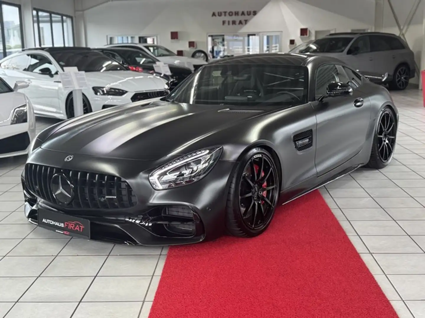 Mercedes-Benz AMG GT S Coupe Schwarz - 1