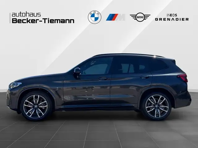 BMW X3 view 3