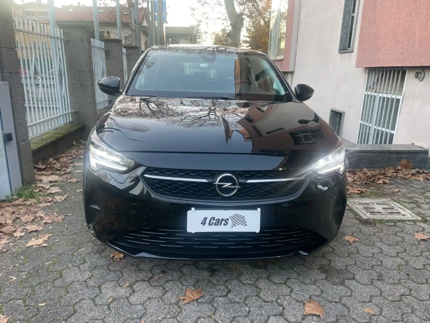 Opel Corsa 1.2 Design &Tech Schwarz - 2