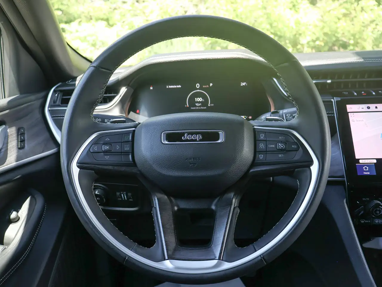 Jeep Grand Cherokee снимка Jeep Grand Cherokee