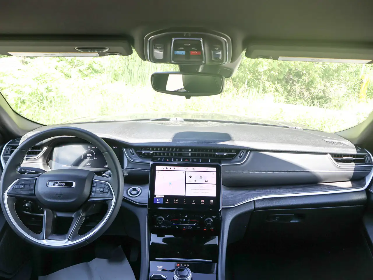 Jeep Grand Cherokee снимка Jeep Grand Cherokee