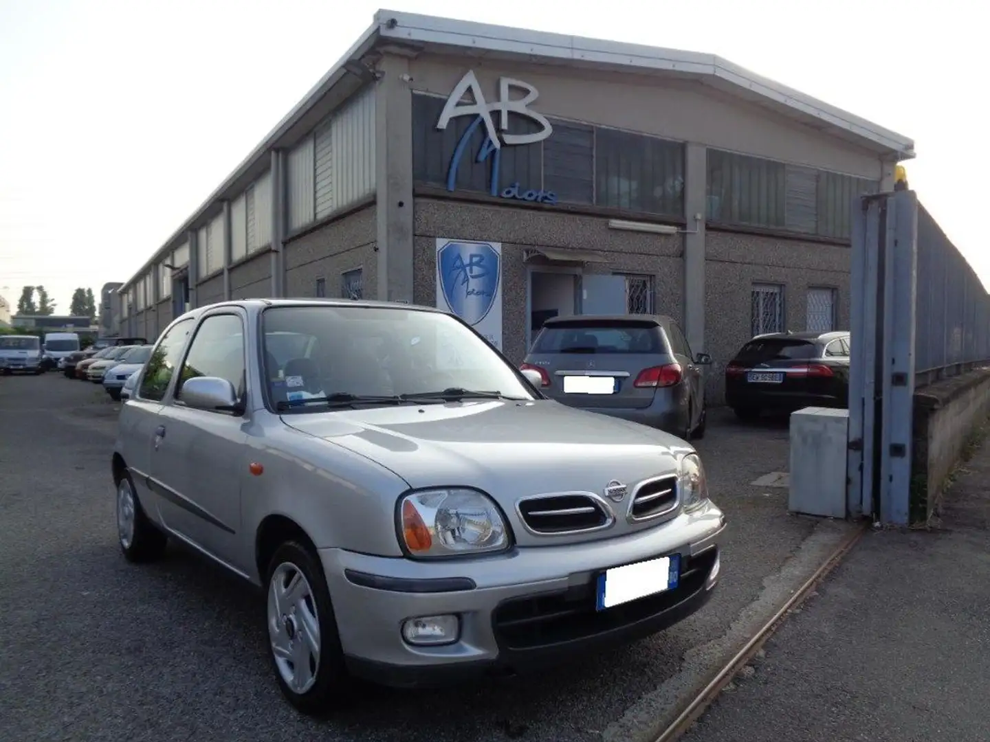 Nissan Micra 1.0i 16V cat 3p *OK NEOPATENTATI* *FINANZIABILE* Argento - 1