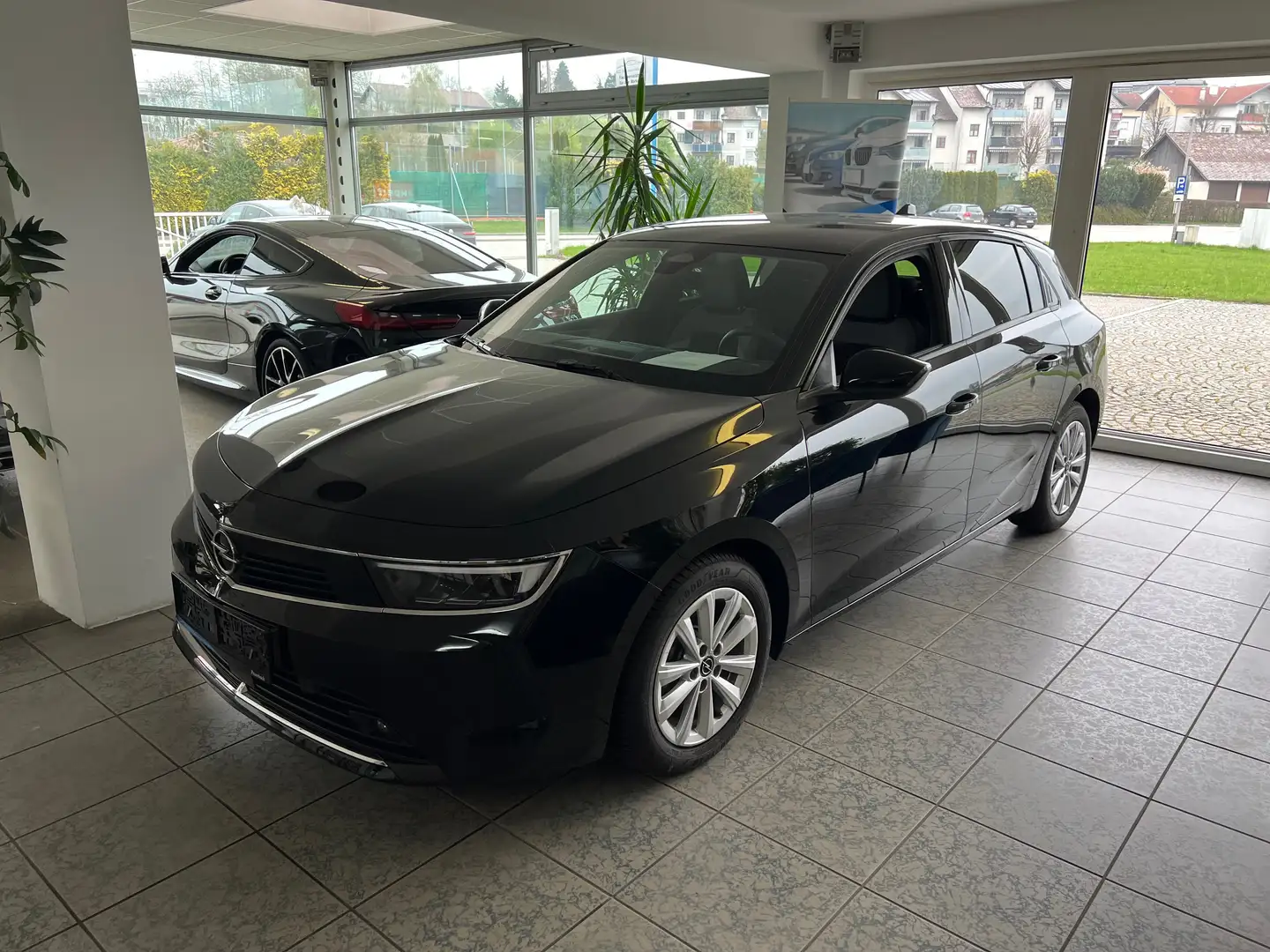 Opel Astra LED Scheinw., AGR Sitze, 180°Umgebungsansicht, Schwarz - 1