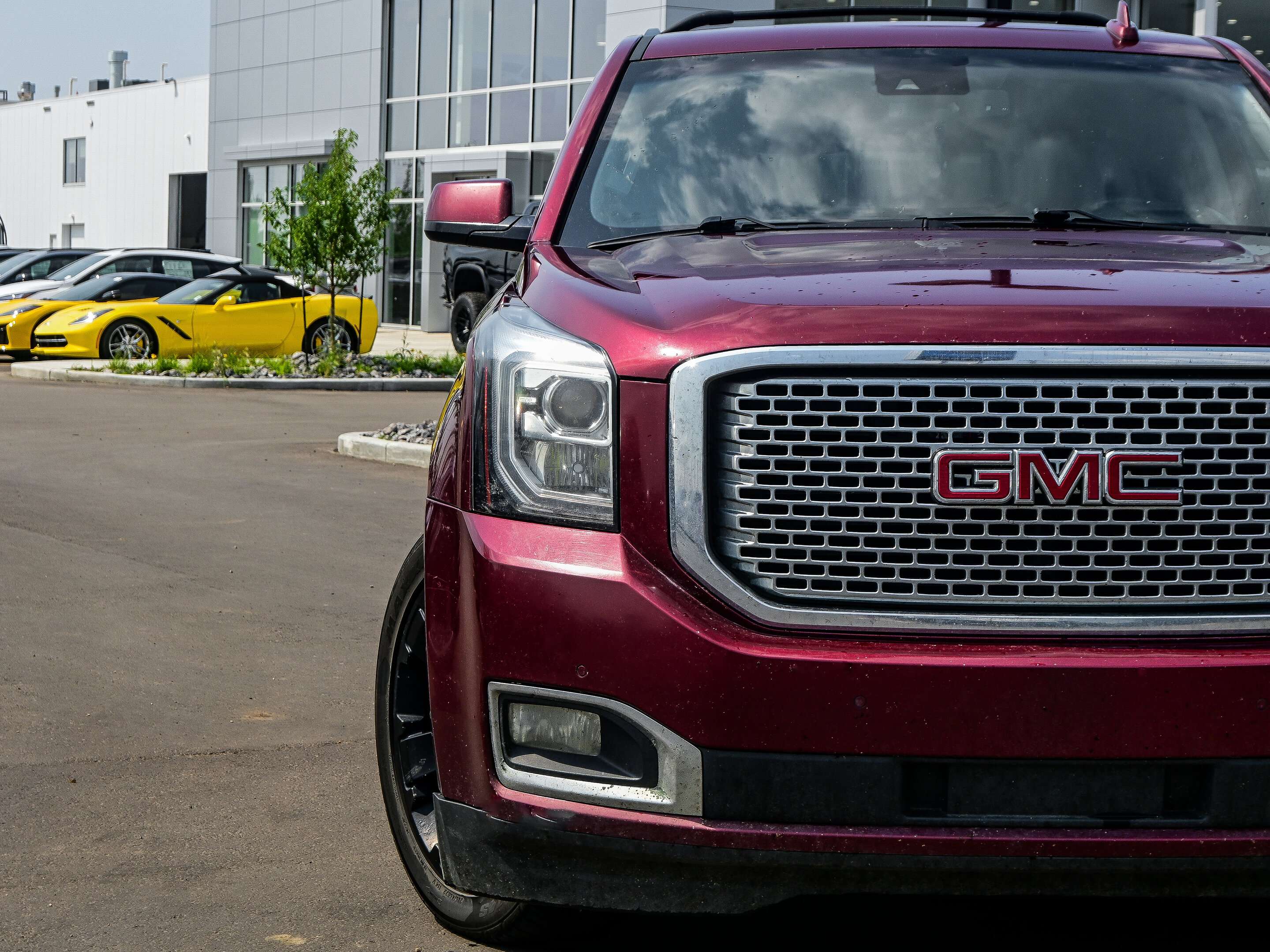 2017 GMC Yukon Denali AWD 6.2L 7 Passenger | Power Sunroof — снимка 1