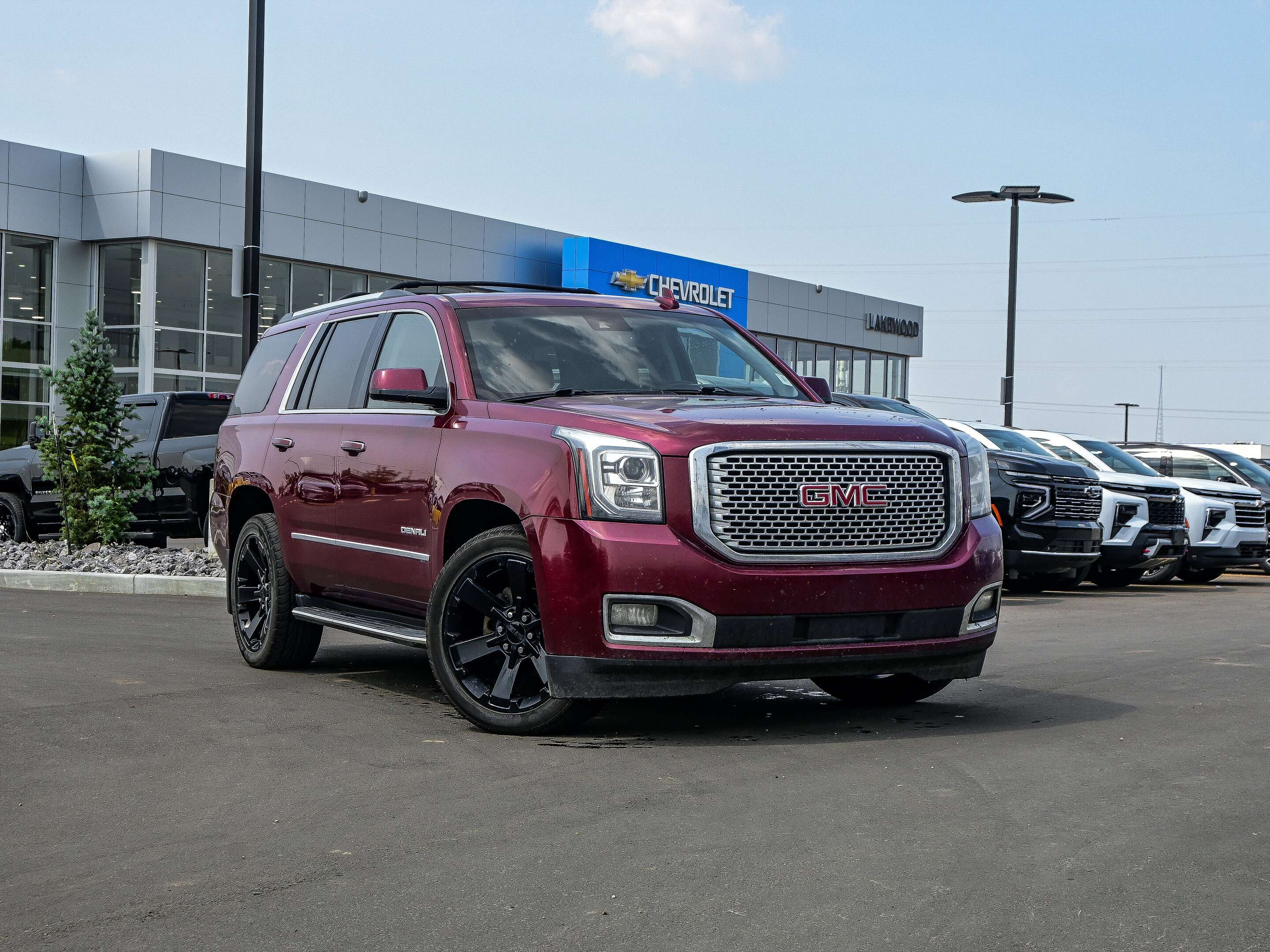 2017 GMC Yukon Denali AWD 6.2L 7 Passenger | Power Sunroof — снимка 1