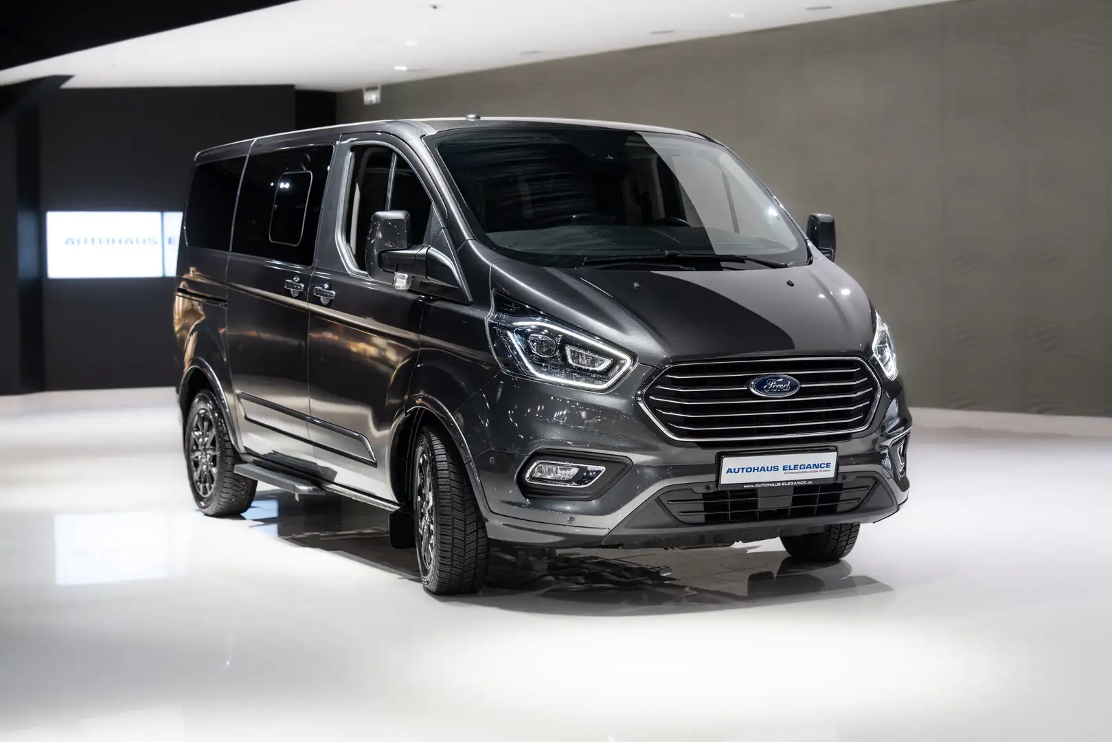 Ford Tourneo Custom 320 L1 Tourneo Titanium X Grijs - 2