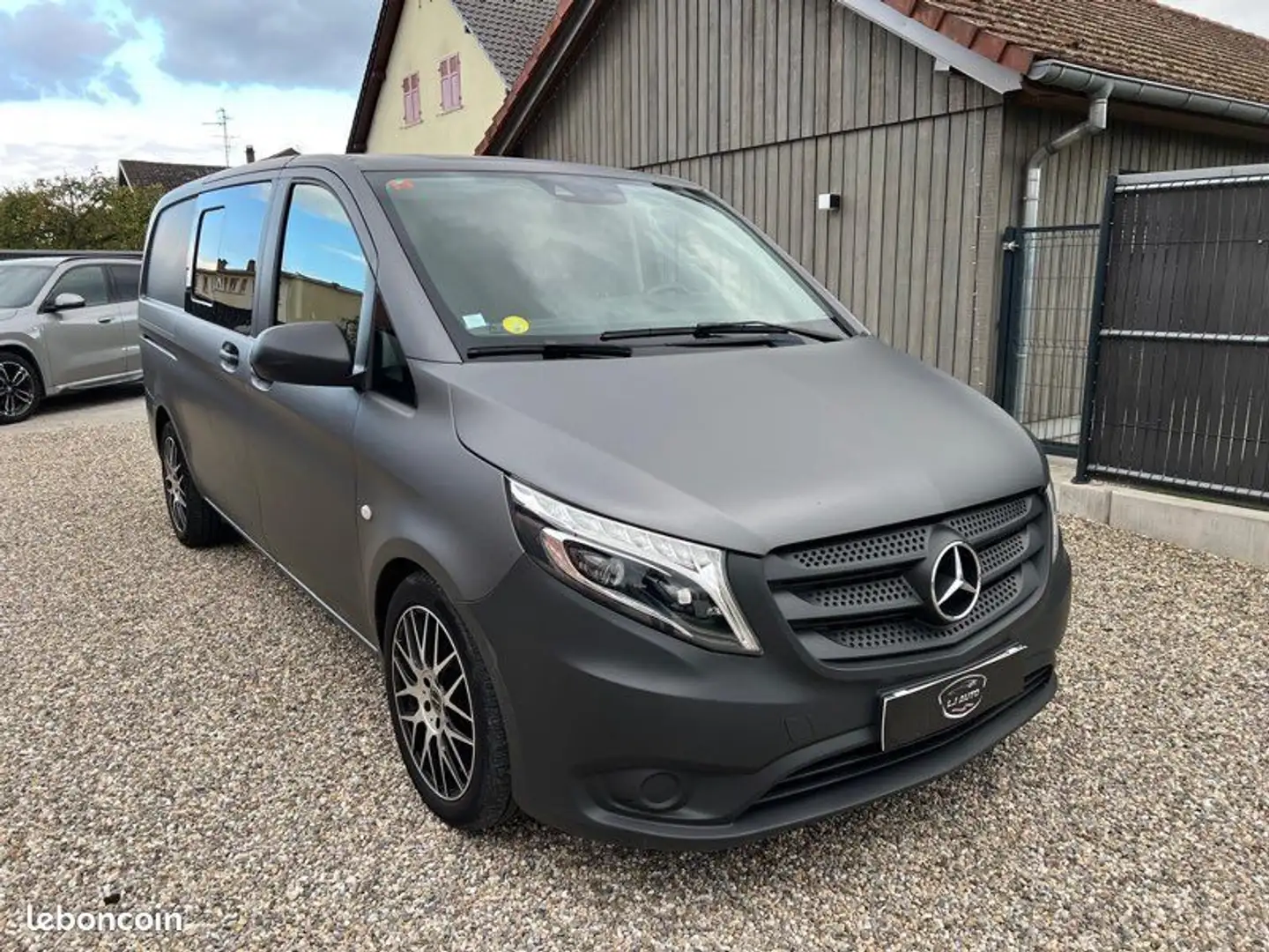 Mercedes-Benz Vito 27 000 HT Mercedes Mixto Long BVA 5 places Gris - 1