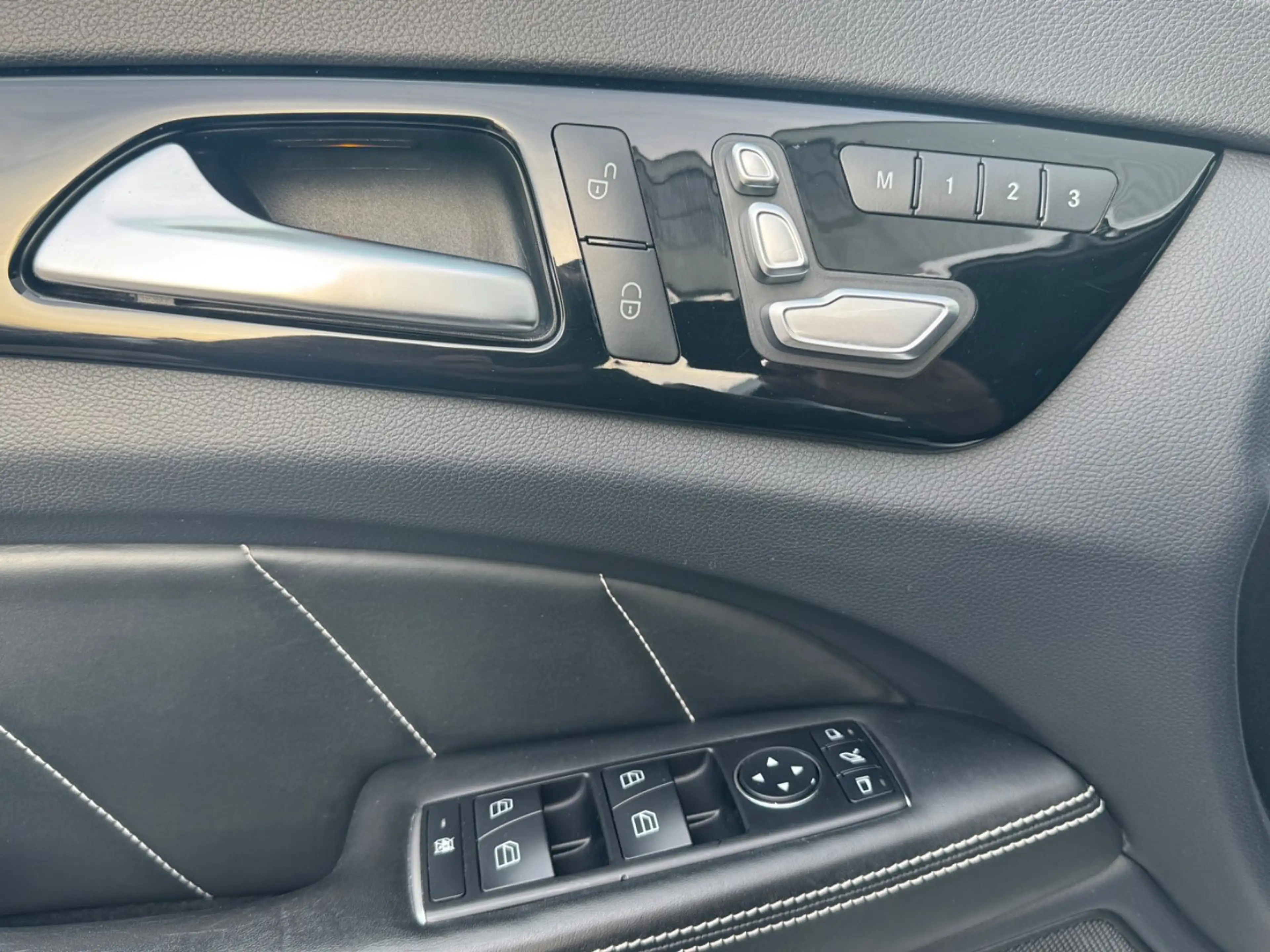 Mercedes-Benz CLS 63 AMG CLS 63 S AMG Shooting Brake Ceramic 4 Matic — photo 11