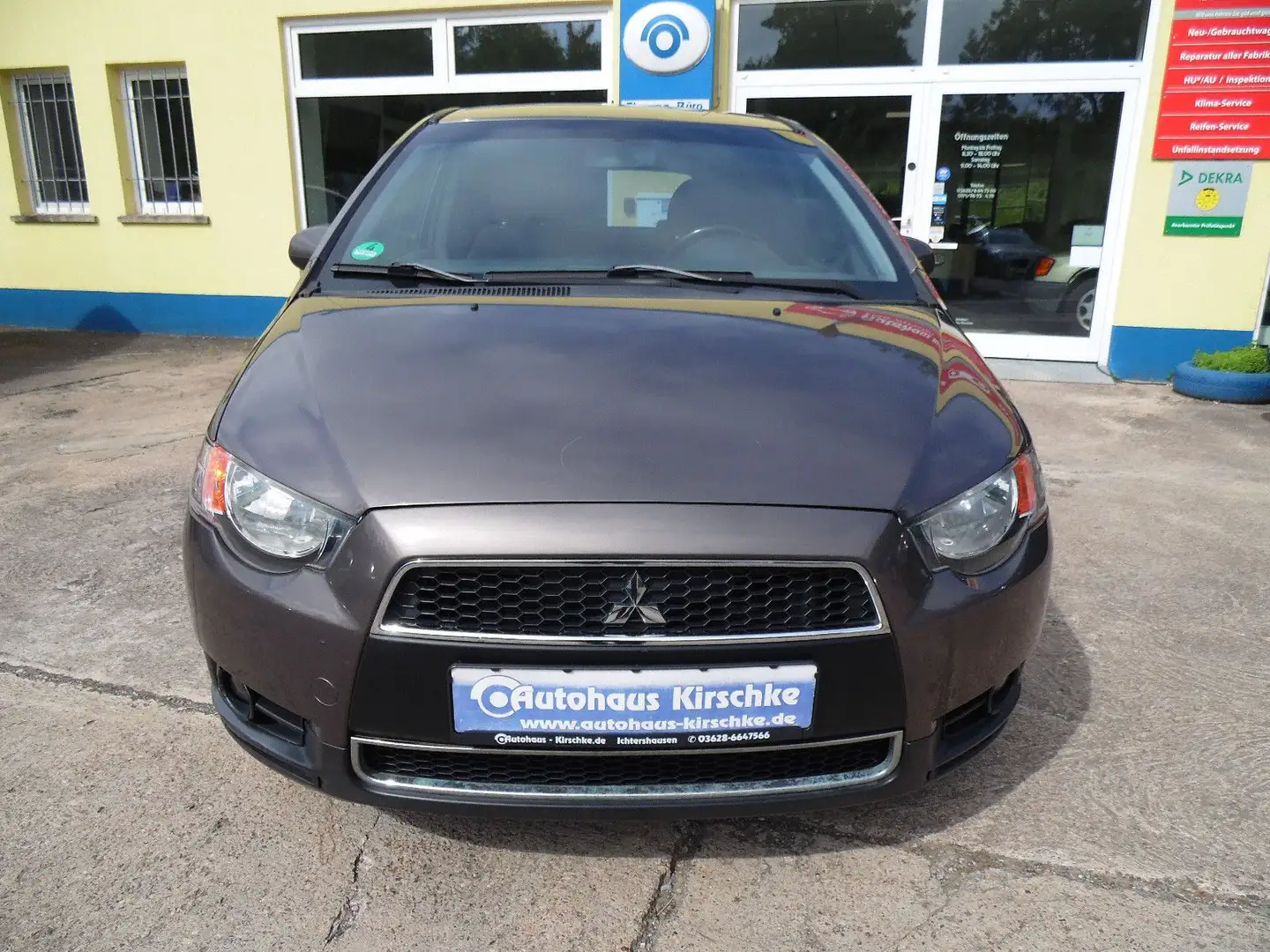 Mitsubishi Colt Lim. 5-trg. XTRA/Automatik/Sitzh./Temp./AHK Barna - 2